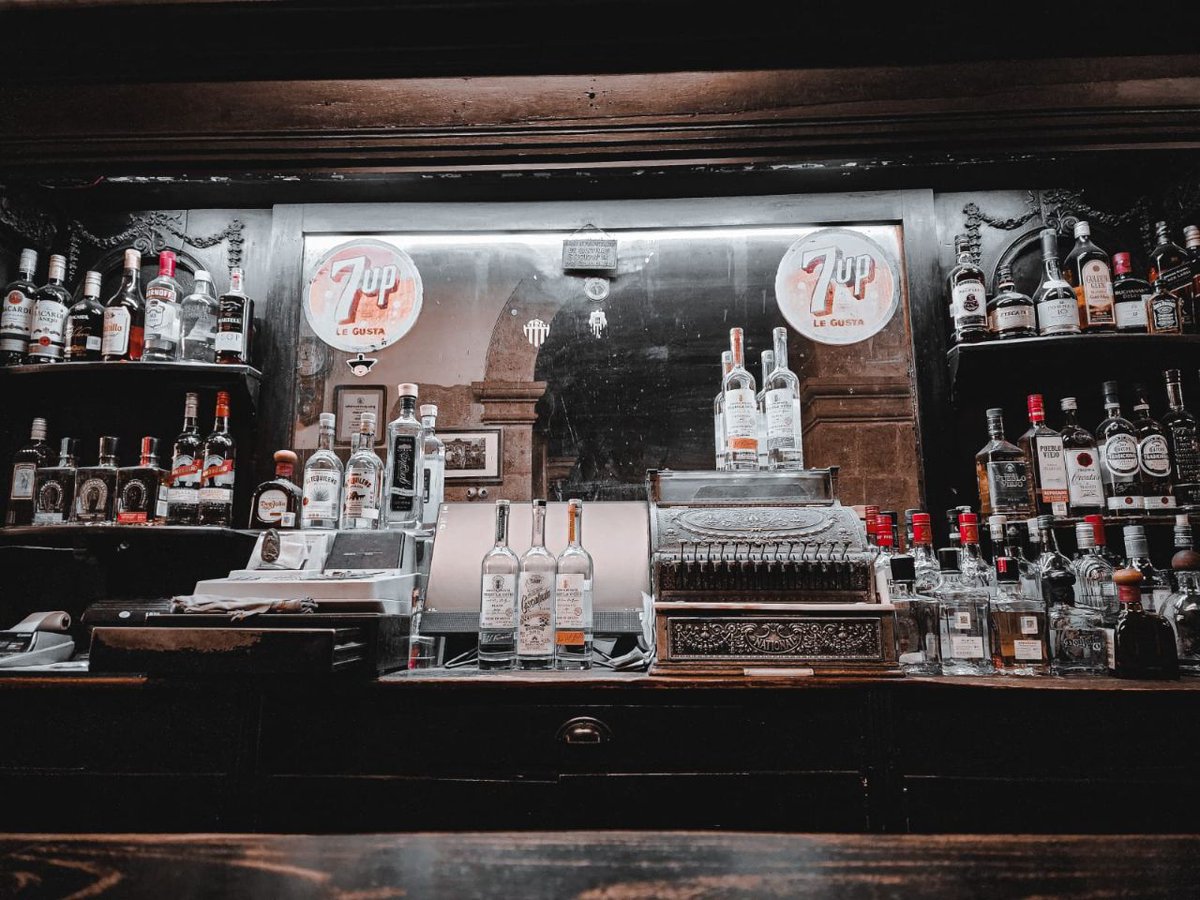 CamaraPersp's tweet photo. "Hay momentos en que quisiera mejor rajarme".
📍@cantinalafuente, Guadalajara,Jalisco
#TodaysPhotography #PhotoOfDay #drinks https://t.co/hx5e4vnvpD
