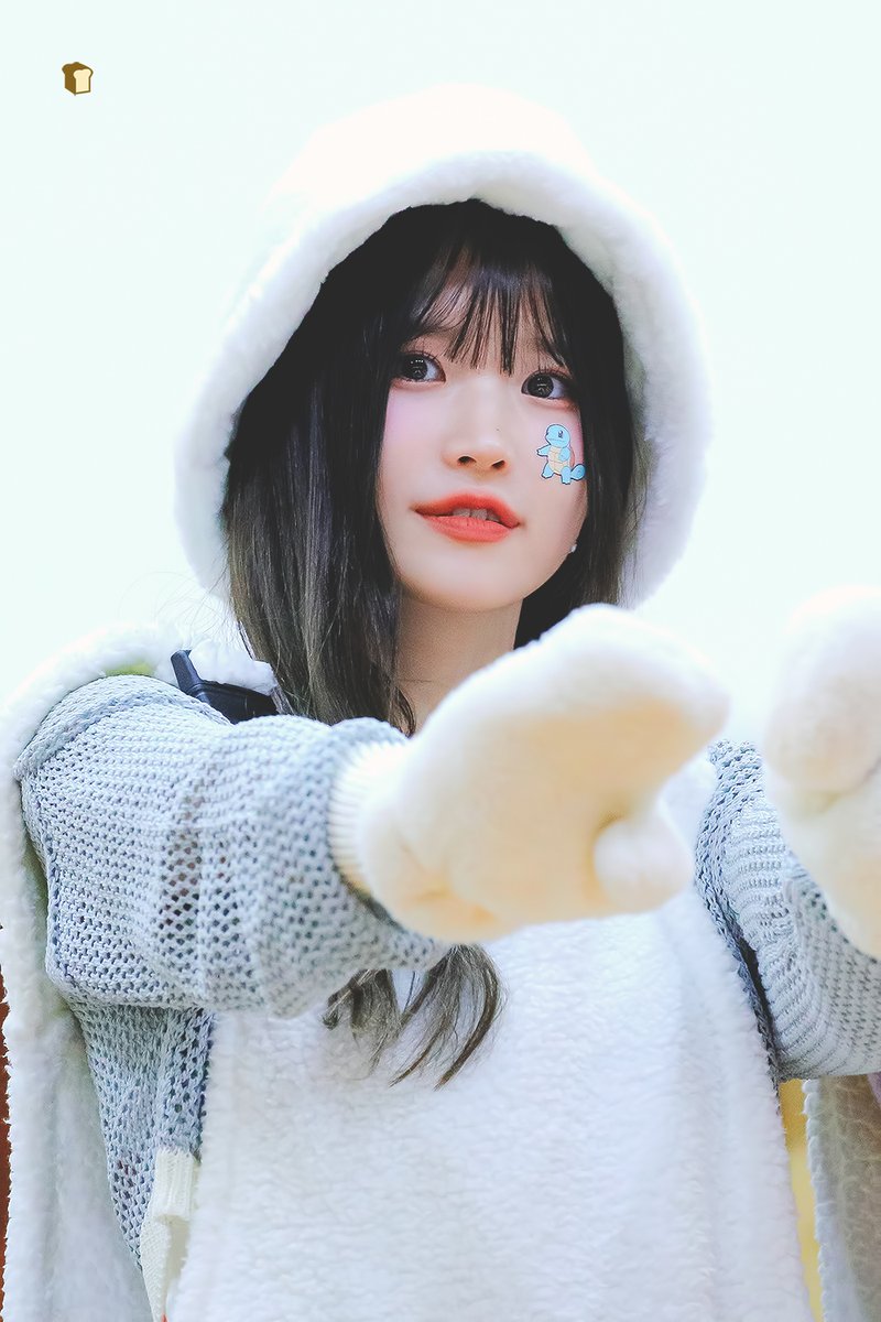 zeroduck929's tweet photo. 230723 #프로미스나인 #fromis_9 #송하영
@realfromis_9

단지 널 사랑해 이렇게 말했지🍬🍬 https://t.co/zRIcaopNLT