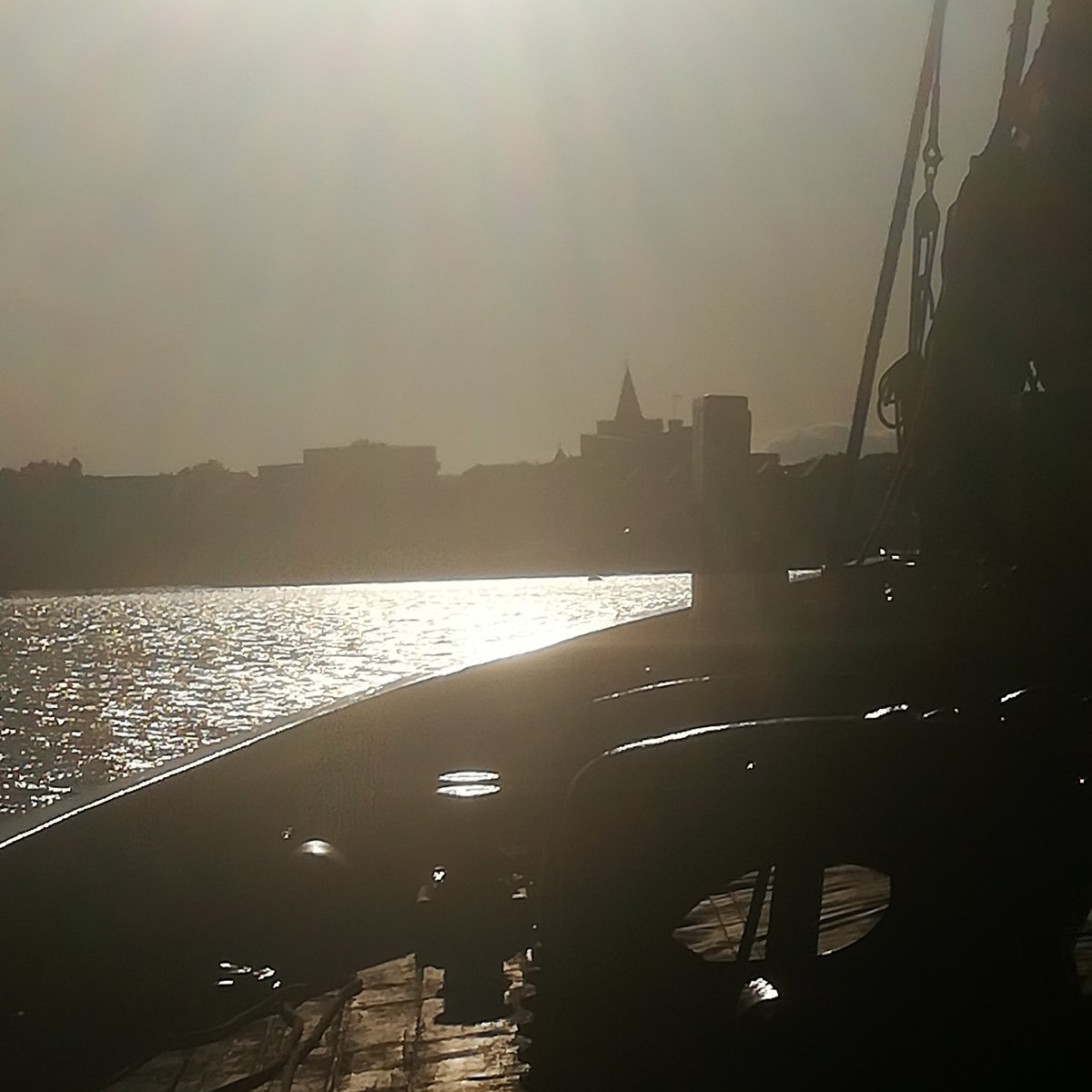 Rochester Cathedral seen from the Thames Sailing Barge Edith May. <a href="/SeeOfRochester/">@SeeOfRochester</a> <a href="/RochesterCathed/">Rochester Cathedral</a> <a href="/ThamesPics/">On The Thames</a> <a href="/TillerAndWheel/">Tiller & Wheel</a>