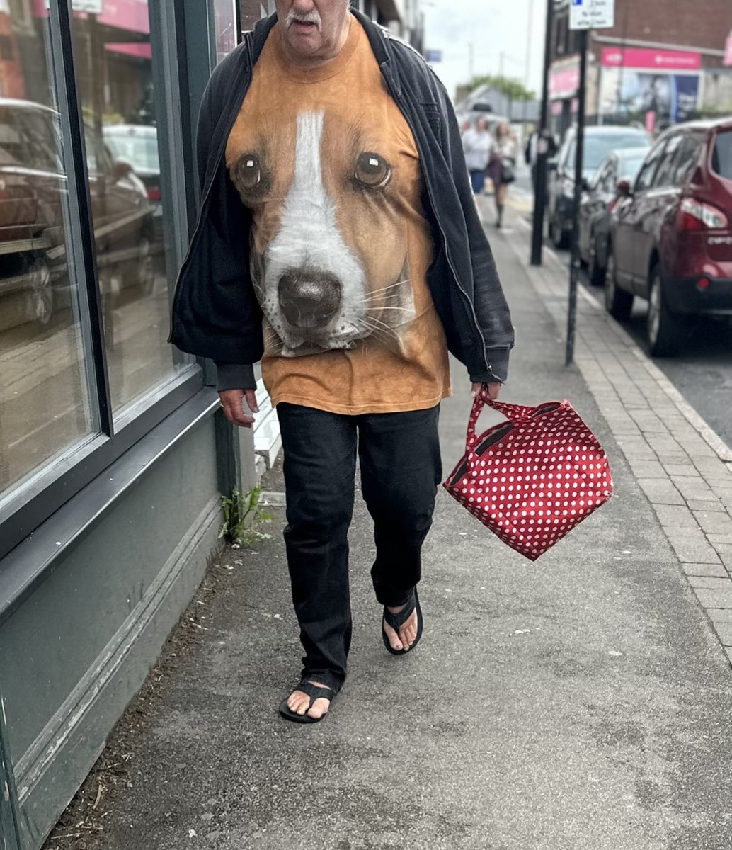 magic_goats's tweet photo. #sheffield fashion at god like levels #crookes https://t.co/tauRXCRbYa