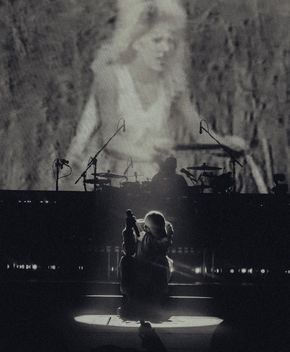 drop your favorite video/picture from #HOPEtour 👇🏻👇🏻👇🏻

i'll start: