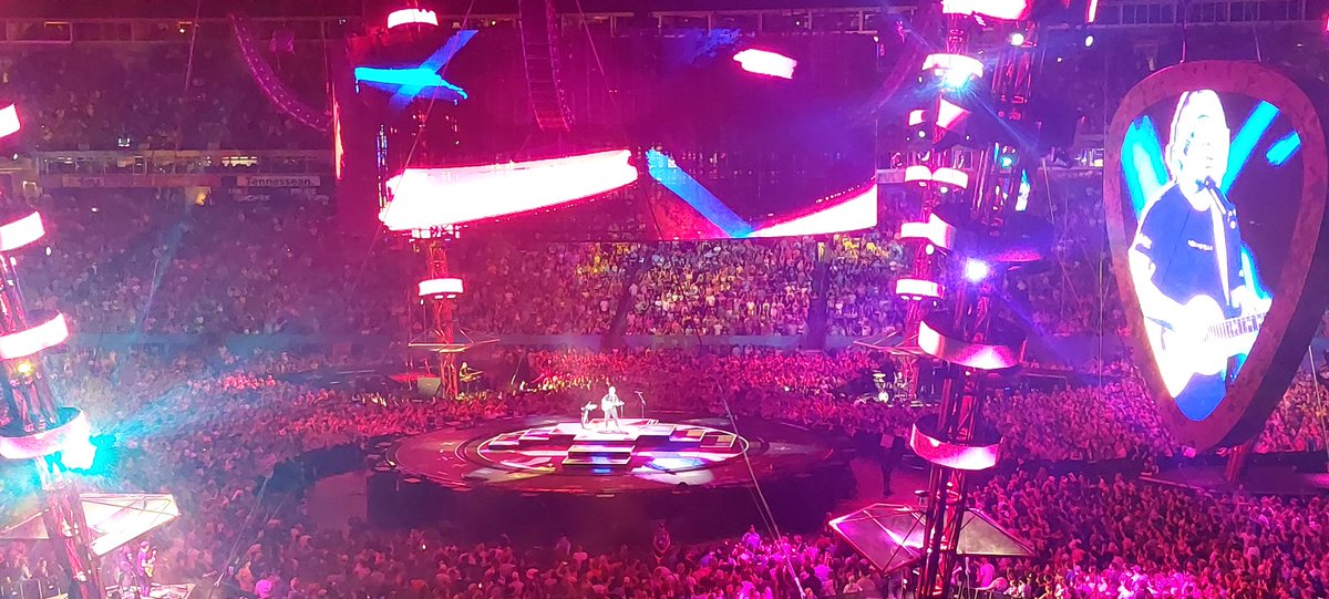MishaM_11's tweet photo. ED SHEERAN CONCERT WAS AWESOME! #EdSheeran #Nashville https://t.co/5rYFQsWCSj