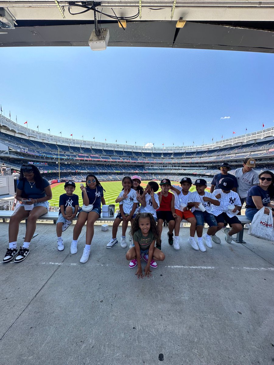koukla0310's tweet photo. We love the Yankees! Brooklyn little league baseball 💙💙💙 #RepBx @Yankees @mlb https://t.co/dqa0aR5DFD