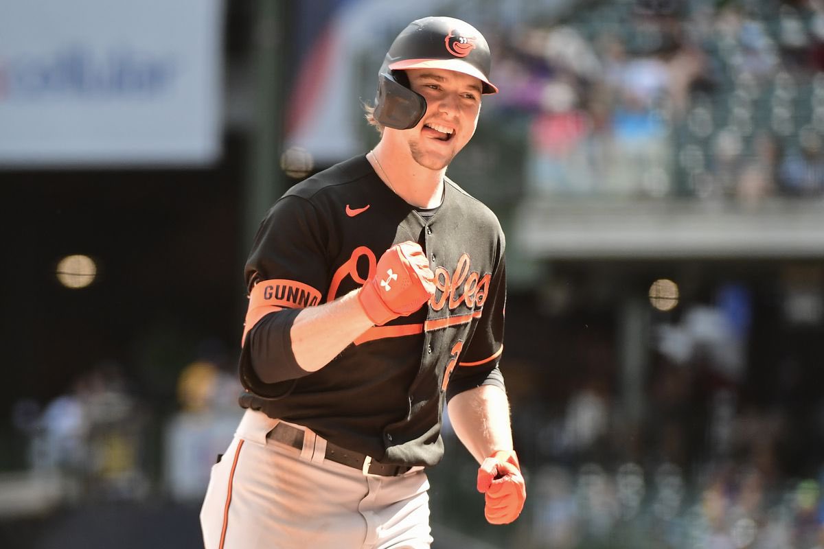Exit52Podcast's tweet photo. Elias: “back to back like I’m Ozzie 96-97 whoaaaaa” https://t.co/ohHALB66tj
