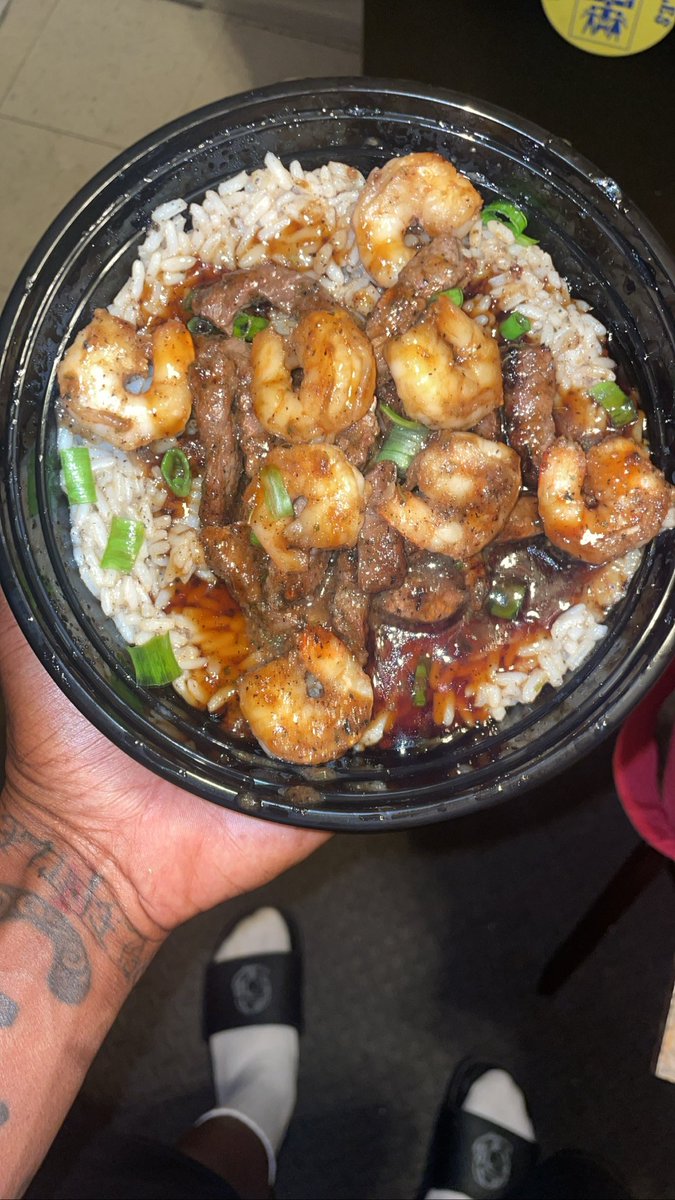 CannonBeats215's tweet photo. Back open tomorrow #ChefCannon #OpenKitchen215 💣📲 https://t.co/poX1tySAkj