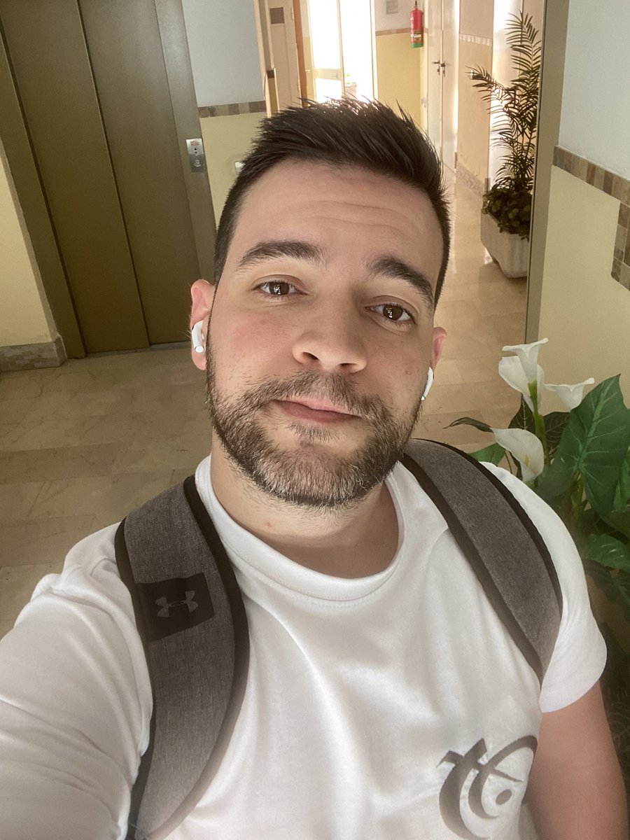 Berto_Rioters's tweet photo. Ya tenemos fecha para el club de lectura!!! #YumiYElPintorDePesadillas
Dia 1 de Agosto a las 18:30 partes 1 y 2
En mi canal, vengan con con deberes hechos
@Cosmerescorner
@xmjxstlxxrx
#AlexHazteTwitter
https://t.co/OSacDDZlU4 https://t.co/vvpqJXUOHm