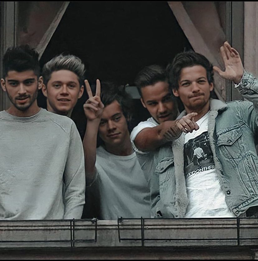 raindrops_grave's tweet photo. #13YearsOfOneDirection I love them so much and miss them so much https://t.co/maVeopIvzM