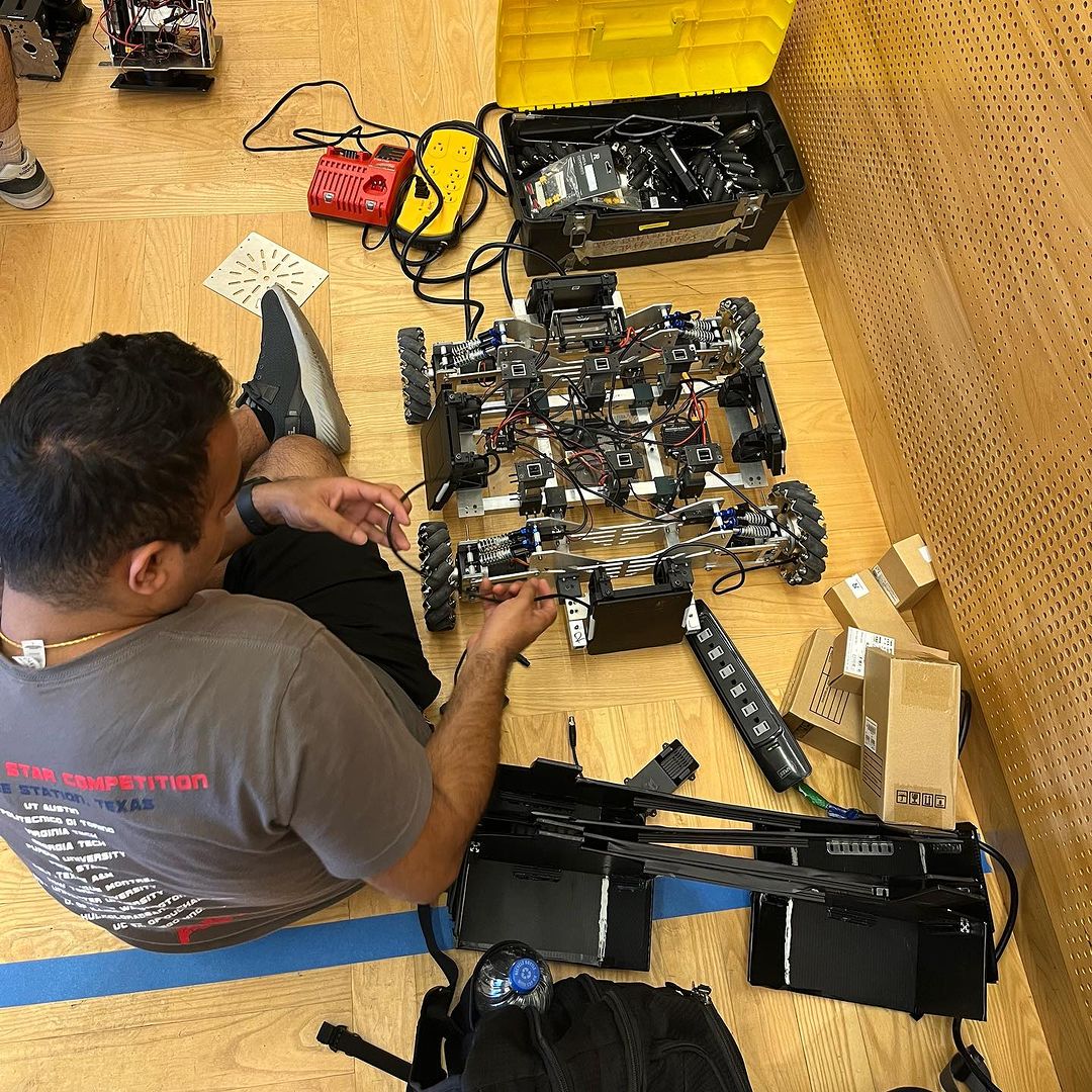 nyutandon's tweet photo. @NYU_RoboMaster @RoboMasterNA Take a peek at some of the behind-the-scenes shots of @nyu_robomaster at @robomasterna a competition, which took place at University of Washington on June 7-9. And congrats to the team for securing 5th place in the competition. 
#NYUTandonMade https://t.co/cGws86Iqn1