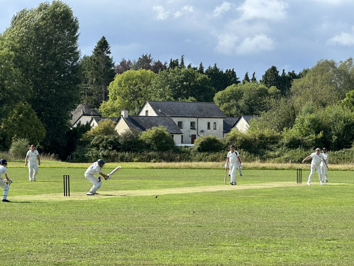 AnnieChave's tweet photo. Well in Devon the weather was pretty nice today. Had a great game at Bridford CC &amp; I think possibly the most people ever looking for a ball… 😂 https://t.co/td0x0ExbzB
