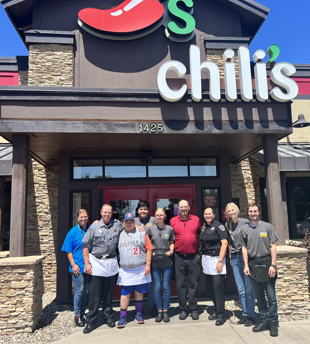 RiceBrittania's tweet photo. Tip a Cop happening today at Chilis in Loveland for the Special Olympics! Come out and support ❤️🌶️ #chilis #chilislove #specialolympics @Mariajuliettek @Nbrown4311 https://t.co/A445PHHsa9
