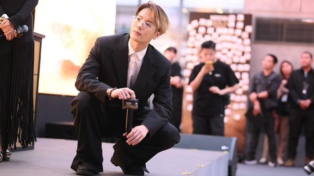 JacksonWGlobal's tweet photo. [INSTA] 230722 eat_good_food_only (1/2)

Jackson Wang at Nescafé The Finest Mansion Event☕️

#NESCAFEGoldCremaXJacksonWang #NESCAFEGoldCrema #TheFinestMansion #JacksonWang #王嘉尔 #잭슨 #TEAMWANG @JacksonWang852 https://t.co/n1CYIAjlHV