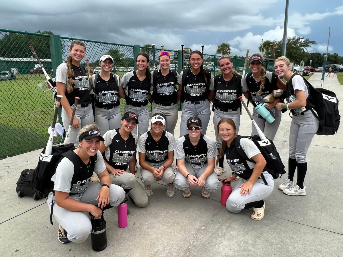 graci_tubbs's tweet photo. Great weekend in Newberry with this team! Super grateful for these girls. One last run in Myrtle Beach this week. Also super grateful for our amazing coaches! Thank you @jklinefelter_1 and Coach Chris for all you do!❤️❤️ @Bullets_18u #BulletsStrong https://t.co/qbRjEHPUy9