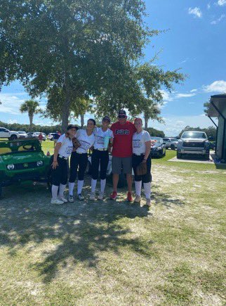 graci_tubbs's tweet photo. Great weekend in Newberry with this team! Super grateful for these girls. One last run in Myrtle Beach this week. Also super grateful for our amazing coaches! Thank you @jklinefelter_1 and Coach Chris for all you do!❤️❤️ @Bullets_18u #BulletsStrong https://t.co/qbRjEHPUy9
