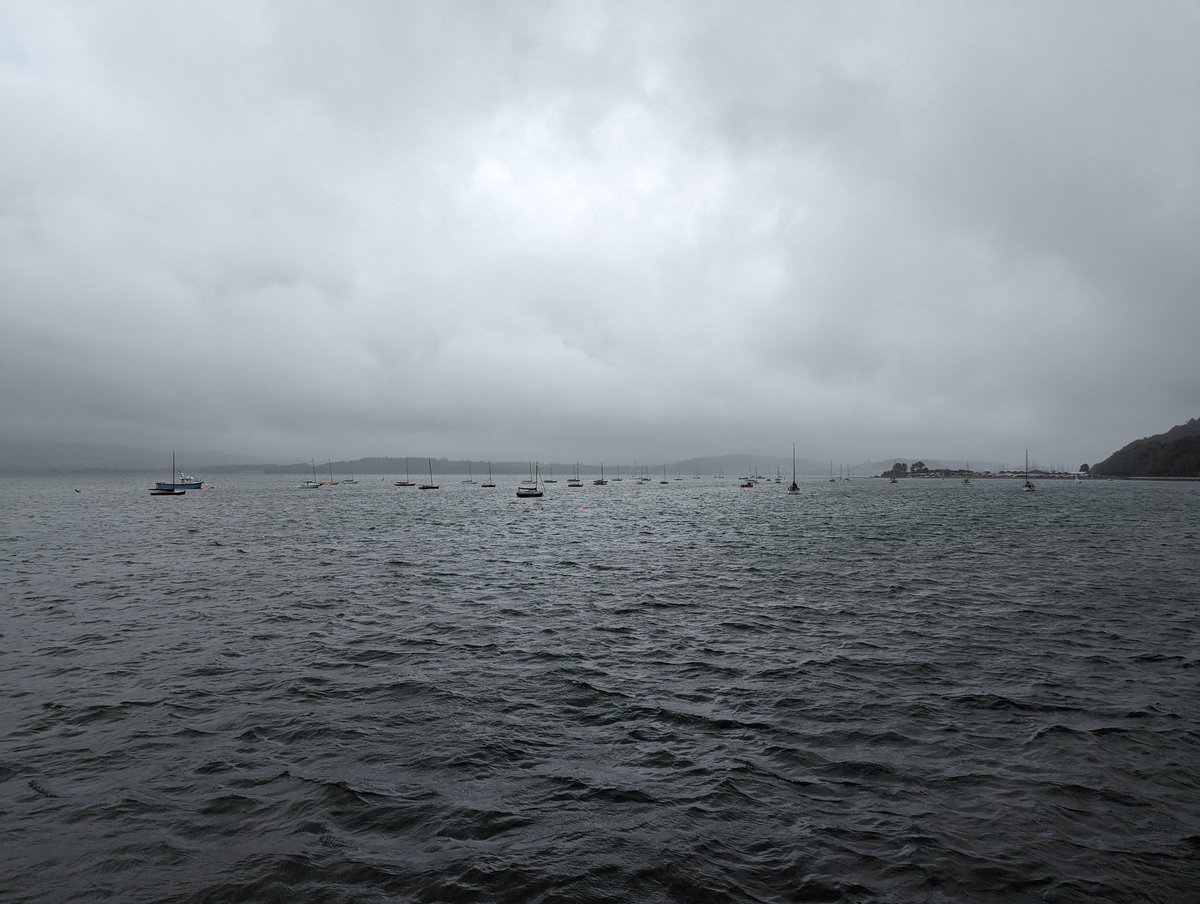HadwenWright's tweet photo. @metoffice #LoveUKWeather Beaumaris Anglesey looking towards Caernarfon Castle. https://t.co/ivS0NxgrHE