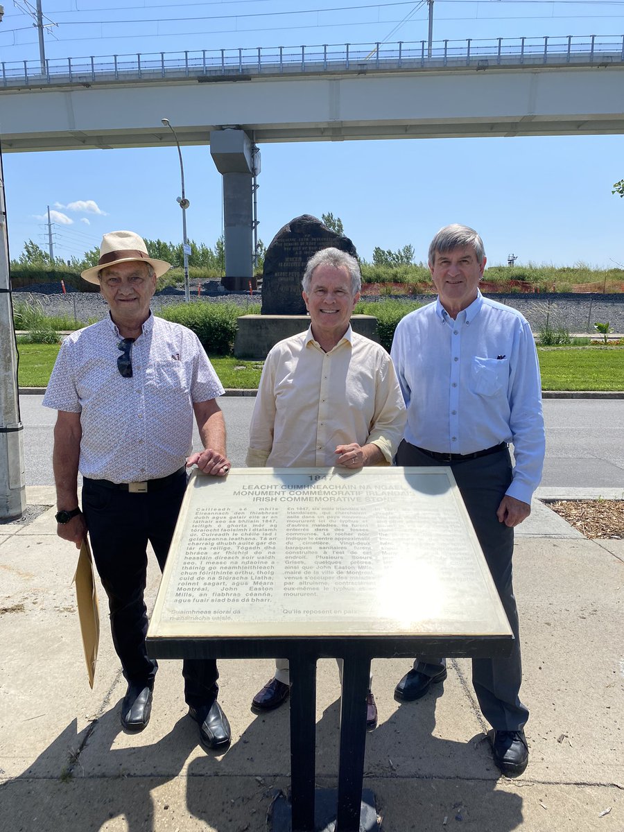 Important stop for Minister for the Diaspora @SeanFlemingTD in Montreal: Black Rock memorial to the 5-6000 Famine refugees interred here since 1847. Thanks to Fergus and Vivian for the visit. Great plans for a new memorial park here. Watch this space! @IrlEmbCanada