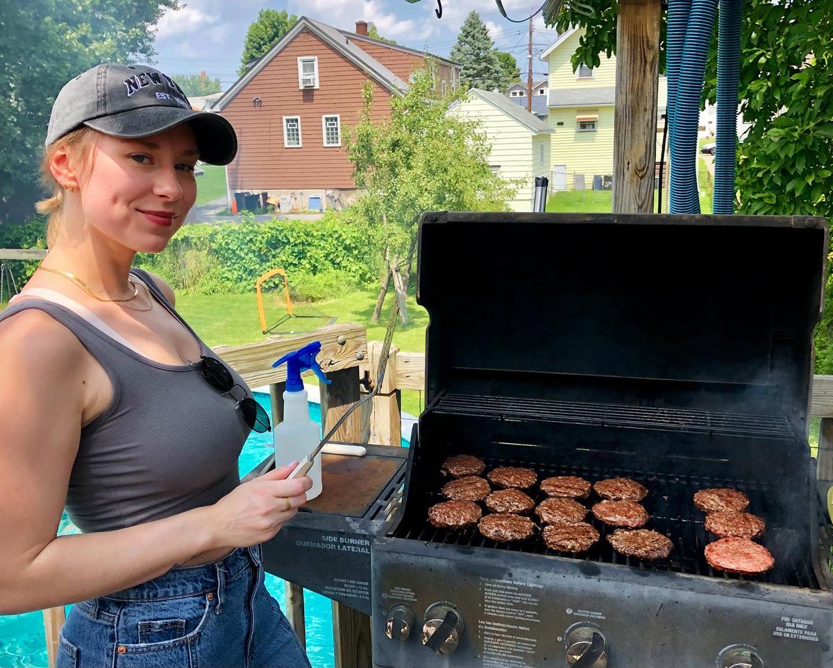 ALYSSA TRAHAN tweet media