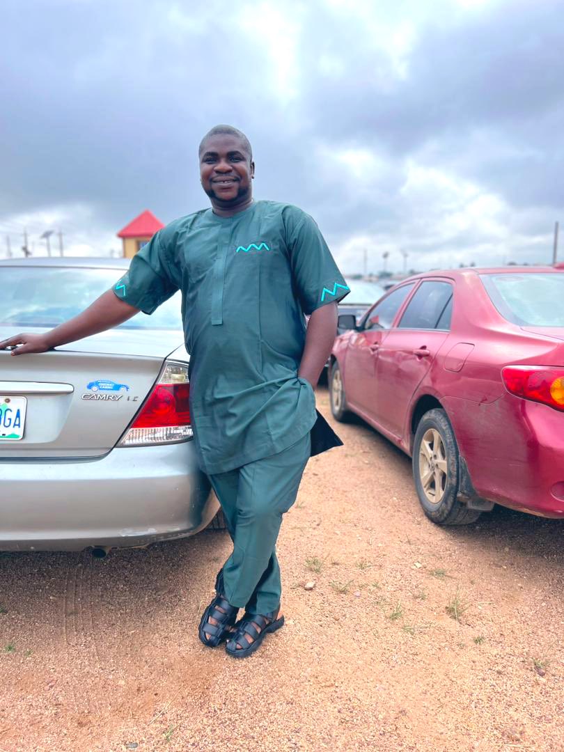 LEOJAMESOLATUNJ's tweet photo. Happy Sunday https://t.co/pwbMQyTaX0