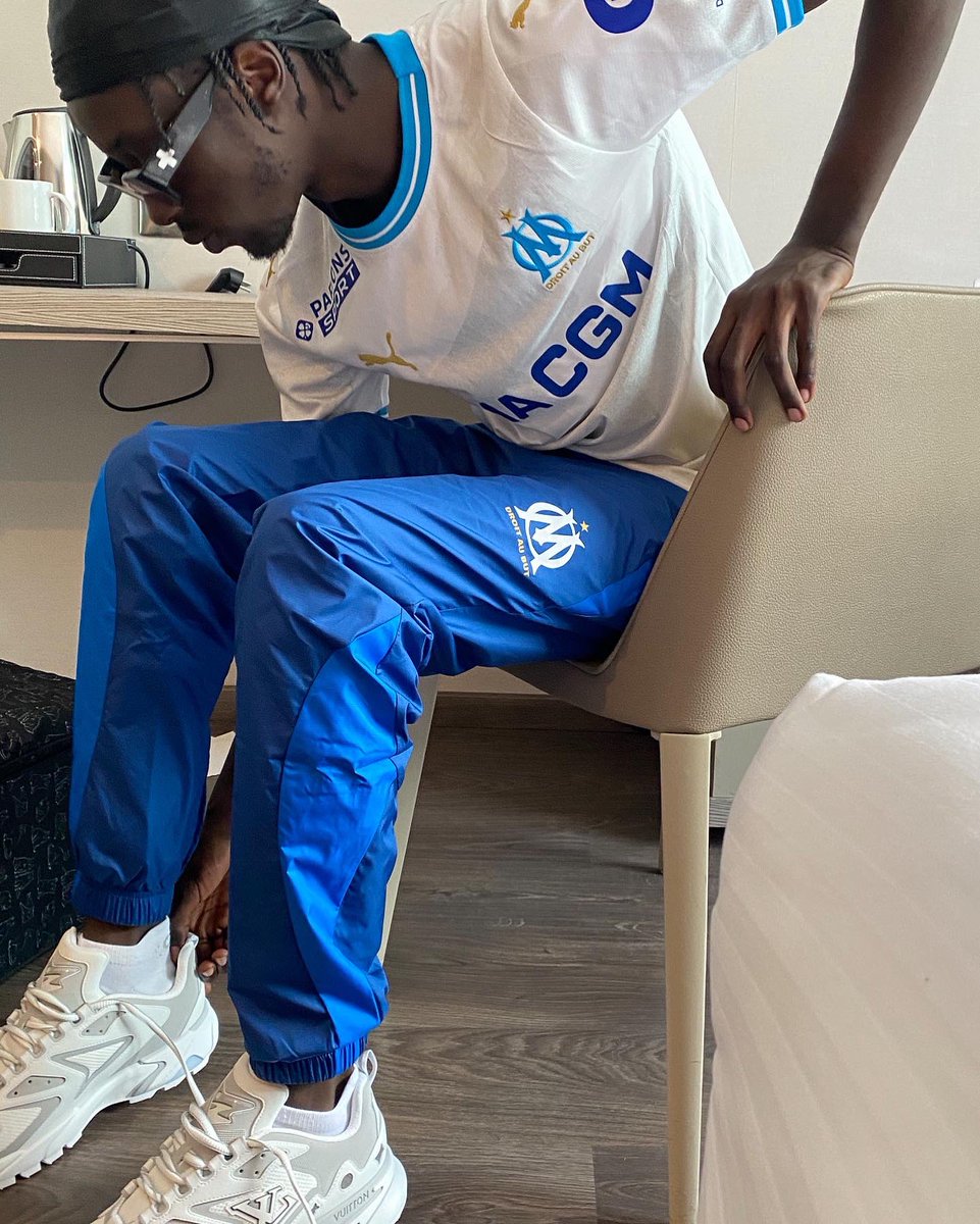 unknwnt9's tweet photo. 💶📍🌍 🇫🇷 https://t.co/c47Lqh31N3