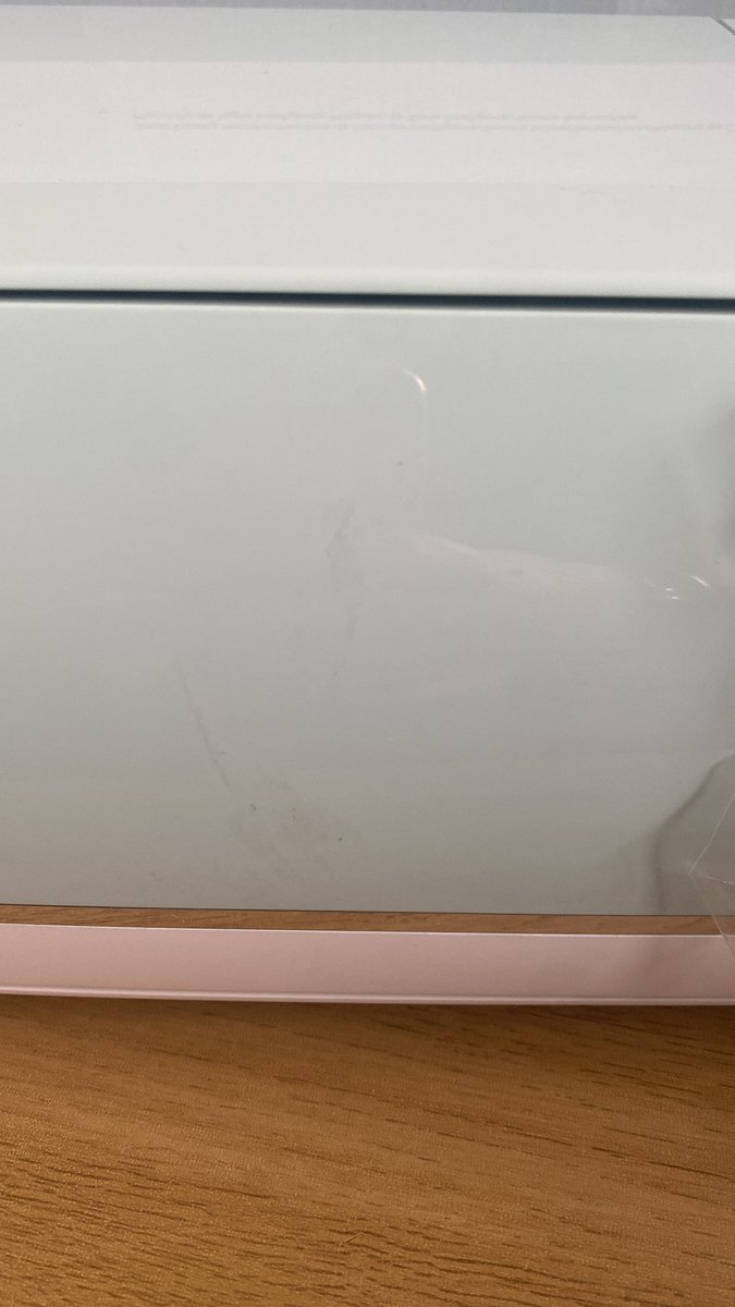 Katrina_Price's tweet photo. What I ordered and what came in the box. Not good at all @CricutUK , it was even dirty on the front and charger. I will be returning to @Hobbycraft tomorrow. https://t.co/Sn8GxhxvDC