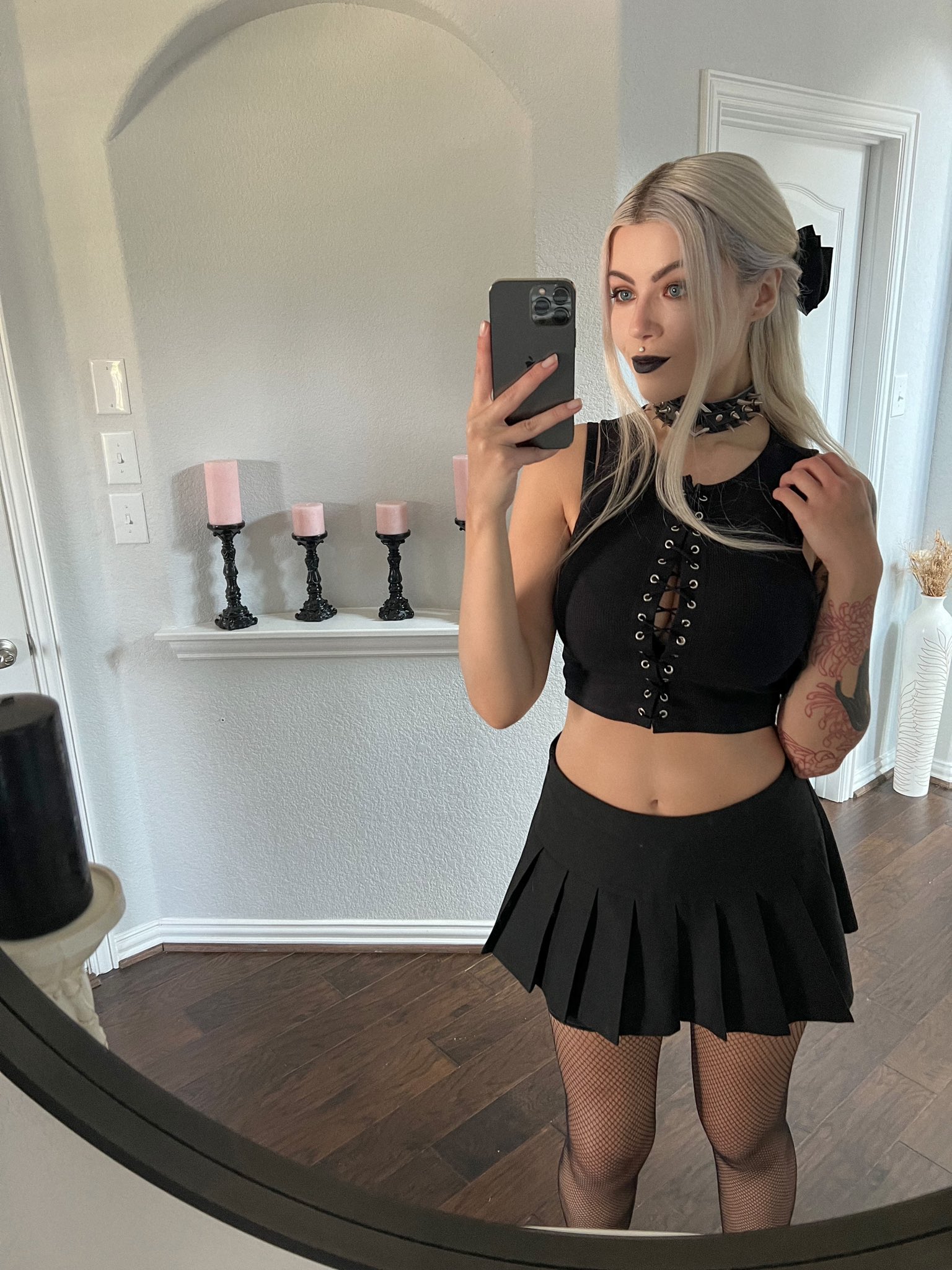 𝖘𝖙𝖆𝖘𝖎𝖆 on Twitter: "Heading to a goth party🥀 How do I look?🖤 https://t