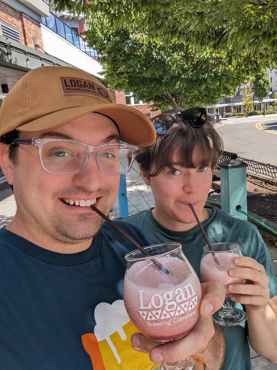 Sunday Slush-day!! Stop by today to try out Double Hearts ♥️♥️ Raspberry Sour in slushie form! ❄️ While supplies last! 😍 

#loganbrewing #loganbeer #logan #beerslushie #slushie #raspberry #sour #raspberrysour #sourbeer #summervibes #sweet #sweettreat #whilesupplieslast