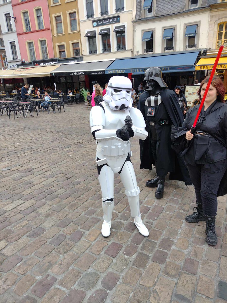 fredubuisson's tweet photo. VICTOIRE IMPERIALE !
La nouvelle vient de tomber !

La ville de #BoulogneSurMer est aux mains des troupes impériales qui, pour l'occasion, ont organisé ce week-end un défilé de la victoire à travers la ville ! https://t.co/XtwpodTYJz