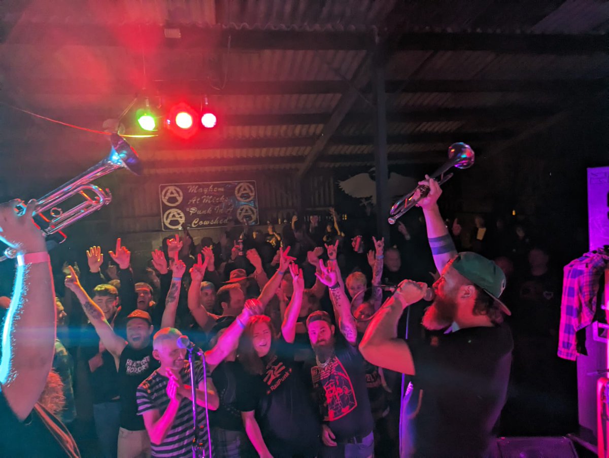 Broken 3 Ways tweet media