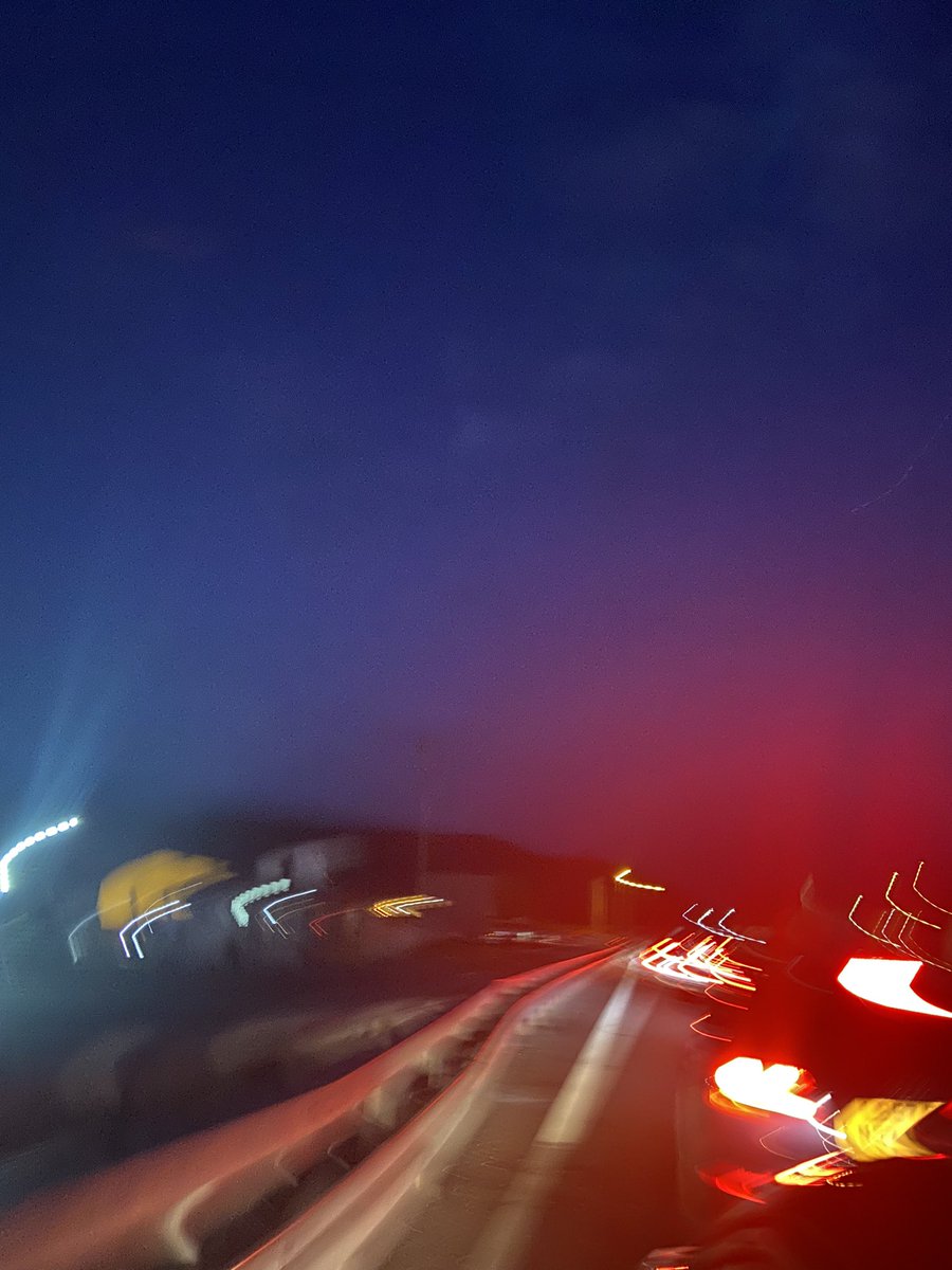 Granični prelaz Gradina na granici sa #BG bi trebalo zatvoriti dok se ne stvore normalni uslovi za prelazak u drugu zemlju. Čekanje sat peti. Pre nekoliko dana sa #HR tri sata #BorderCrisis #SRB