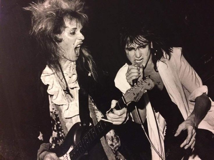 OcoWax's tweet photo. I have always liked #PhilLewis. I always thought he sounded like a punk rock singer in a hard rock band. Always loved his phrasing and rasp. And always thought he deserved more recognition for making every band he's in better. #Girl #BernieTorme #Torme #LAGuns https://t.co/w8Rasdvl2Z