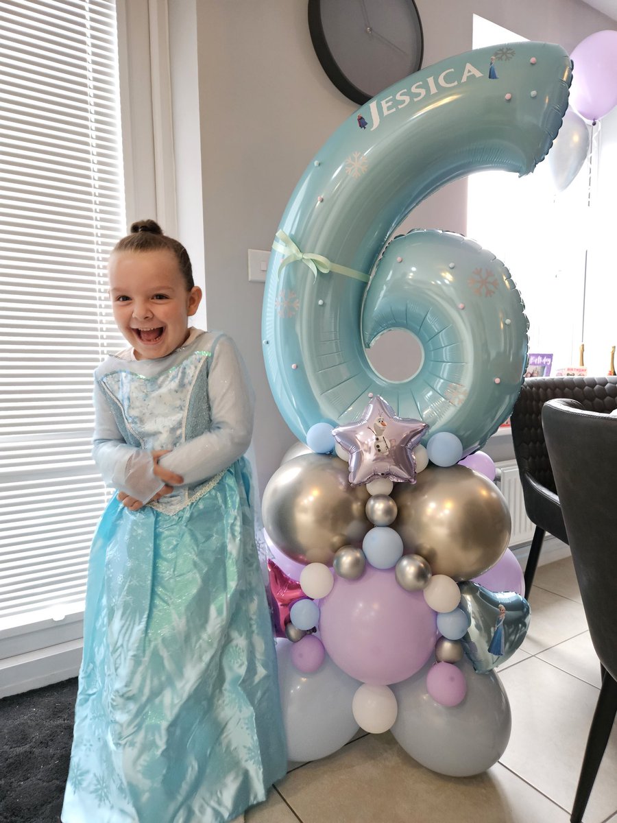 Then we had a 6 year old ....Happy birthday princess 👸