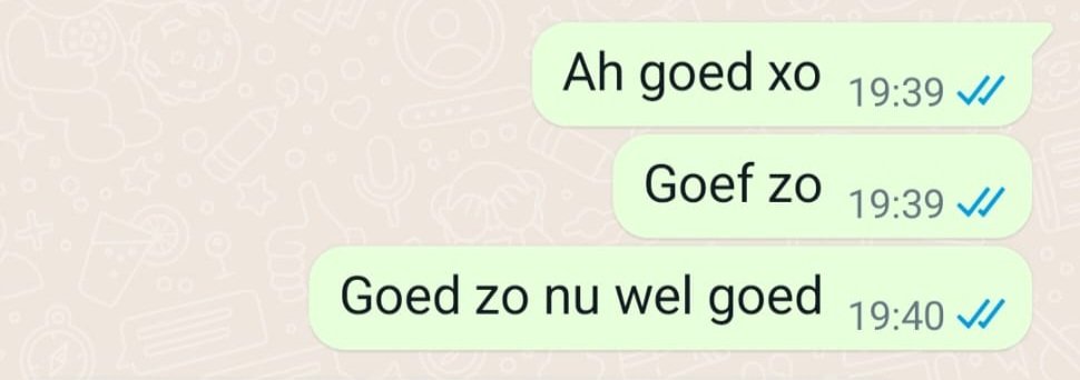 JannyBultman's tweet photo. Ron is aan het appen met zijn oudste zoon. Ik erger me altijd aan de hoeveelheid typefouten die hij maakt op zo'n moment.😒 'Kijk het dan even na voor je op verzenden drukt' zeg ik vaak 🧐
Maar hier moet ik dan wel weer om lachen...
#socialmedia #whattsapp #taal #typefout https://t.co/CLejG3zm47