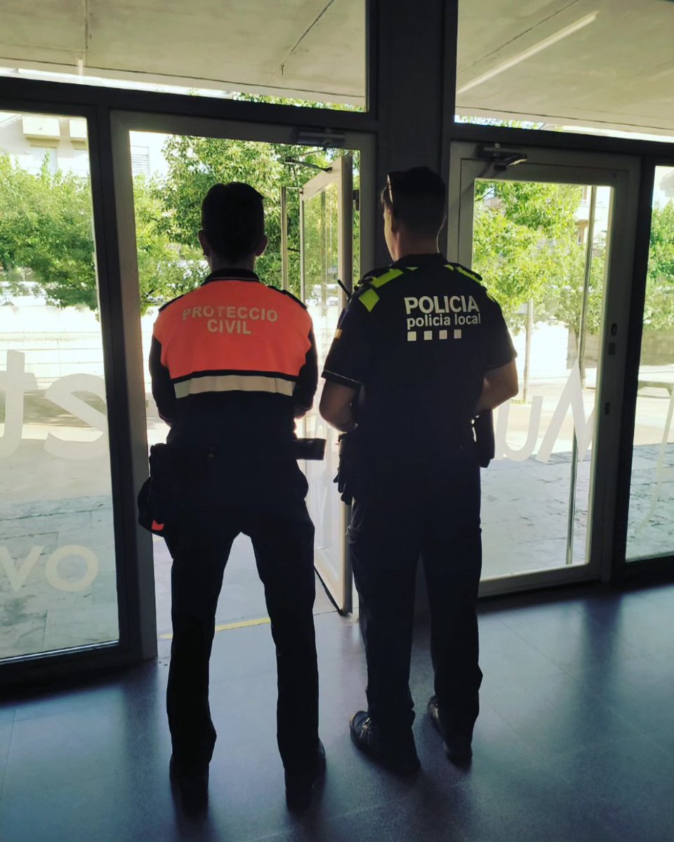 pcvilanova's tweet photo. @ajuntamentVDV @Coordinadora_AV @emergenciescat @proteccioncivil 
#LasProtesCuentan #informar #proteger #serviralaciutadania https://t.co/XyasmjWd3Y