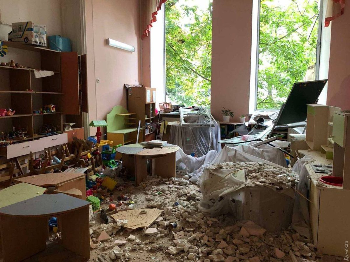DefenceU's tweet photo. On the night of July 23, a russian missile attack on the city center damaged five kindergartens, four schools, and two educational institutions in Odesa. Two were architectural landmarks in the city center and cannot be restored. https://t.co/SYQ88Tncap