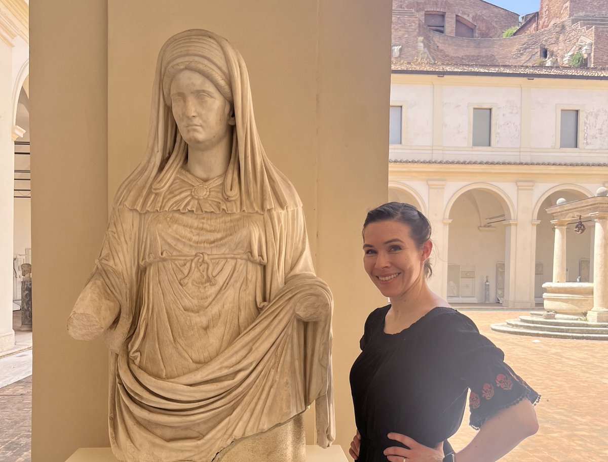 p_historians's tweet photo. That look when you stumble across a Vestal Virgin (maxima) unexpectedly. One of us was excited; the other more nonplussed �� https://t.co/09B05KZB35
