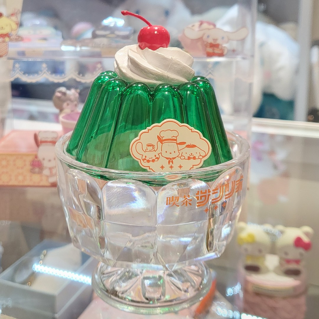 It's hot outside - here, take this!

Happy Sanrio SUNDAE!

#SanrioSunday #Pochacco #KappaToys #Sanrio #TooHot