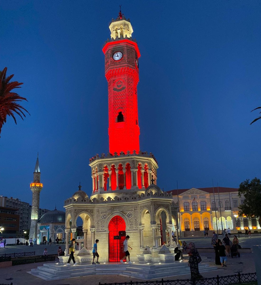 Bu ışık barışın, bu ışık bağımsızlığın ışığı.

Lozan ikinci yüzyılda da Cumhuriyeti aydınlatacak.🇹🇷

📍Saat Kulesi
