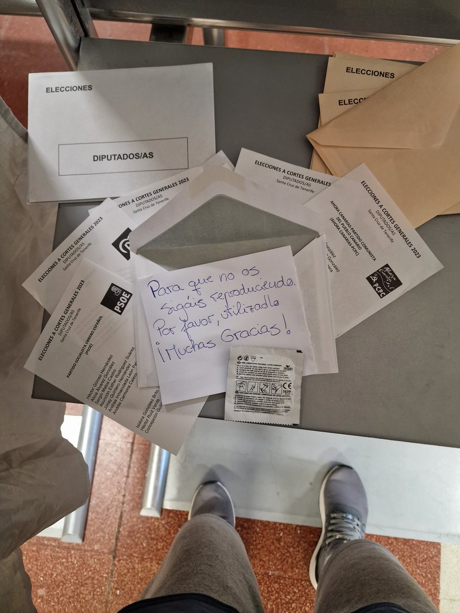 Para quien tenía dudas de mi voto en las generales, lo comparto. Que les foll* un pez a todos ellos. 

Mi voto nulo de poco servirá. Pero lo agusto de no sentirme complice me la llevo a casa.

#23Julio