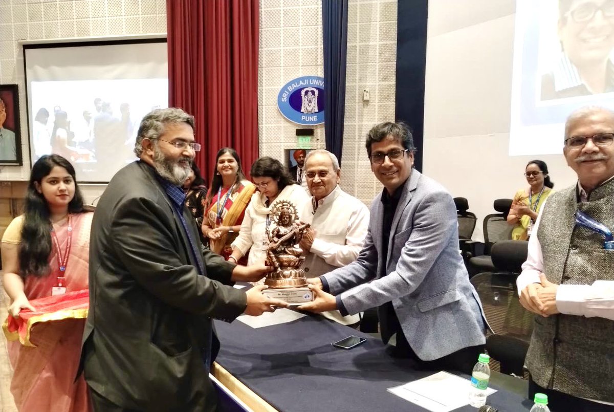 mandarjoshi32's tweet photo. @COEPs_BHAU has signed a MoU with Sri Balaji University,Pune  

Our major role will be to promote Entrepreneurial &amp; Innovation culture at various levels and to establish incubation center at the academic institute to support startup activities.

@sanjaykanvinde @VijayTalele https://t.co/5lY0Qk8ZQs