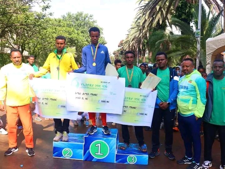 BahirdarC's tweet photo. በአማራ ልማት ማክበር /አልማ/ እና በባህርዳር ከተማ አስተዳደር ወጣቶችና ስፖርት መምሪያ አዘጋጅነት የ5 ኪሎ ሜትር ሩጫ የከተማ አስተዳደሩ አመራሮች  ፣አትሌቶች እና ሌሎች የስፖርት አፍቃሪያን ነዋሪዎች የተሳተፉበት ታላቅ ሩጫ ተካሄዷል። https://t.co/Pfy1ZCGVK4