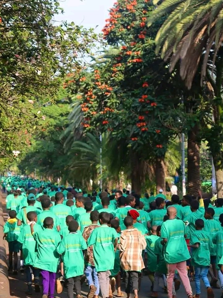 BahirdarC's tweet photo. በአማራ ልማት ማክበር /አልማ/ እና በባህርዳር ከተማ አስተዳደር ወጣቶችና ስፖርት መምሪያ አዘጋጅነት የ5 ኪሎ ሜትር ሩጫ የከተማ አስተዳደሩ አመራሮች  ፣አትሌቶች እና ሌሎች የስፖርት አፍቃሪያን ነዋሪዎች የተሳተፉበት ታላቅ ሩጫ ተካሄዷል። https://t.co/Pfy1ZCGVK4