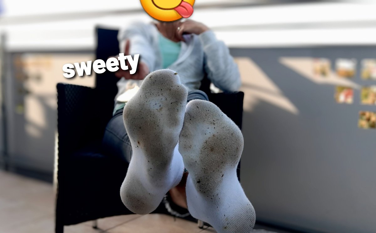 Für die ganz mutigen 😋

#dirtysocks #wornsocks #sockenfetisch #socksniffer #socken