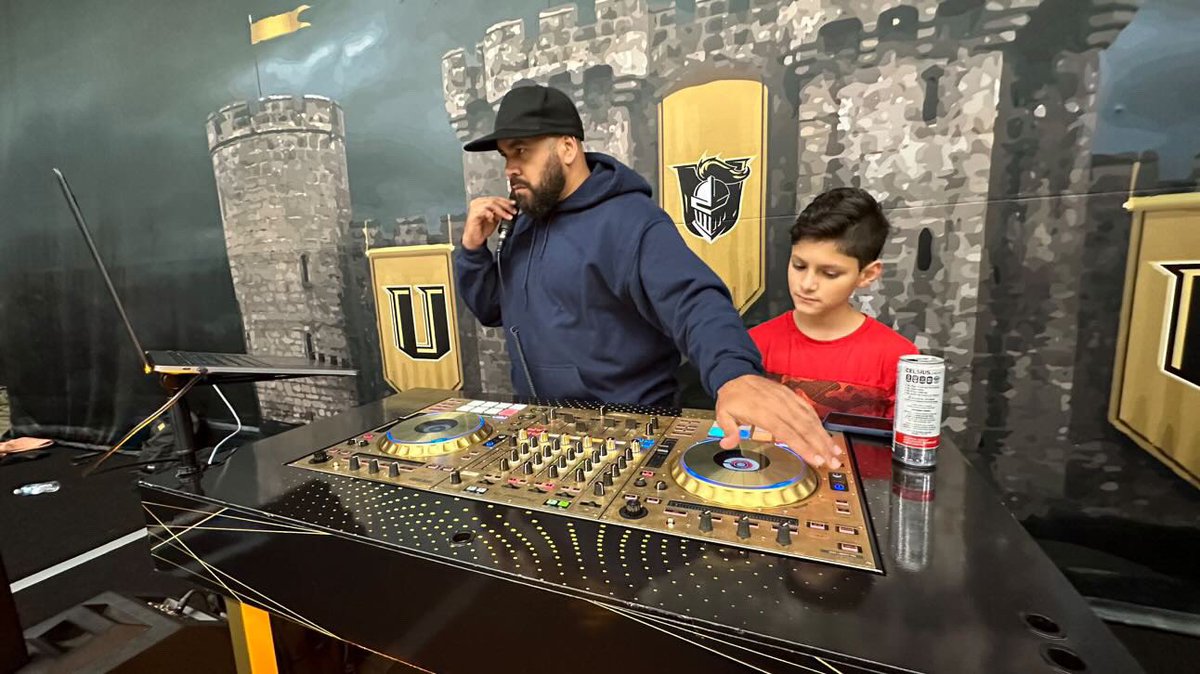 Flashinthemix's tweet photo. If you’re going to do something make sure it’s positive and keep in mind to always inspire the next generation the right way. https://t.co/rF10wmx0SJ