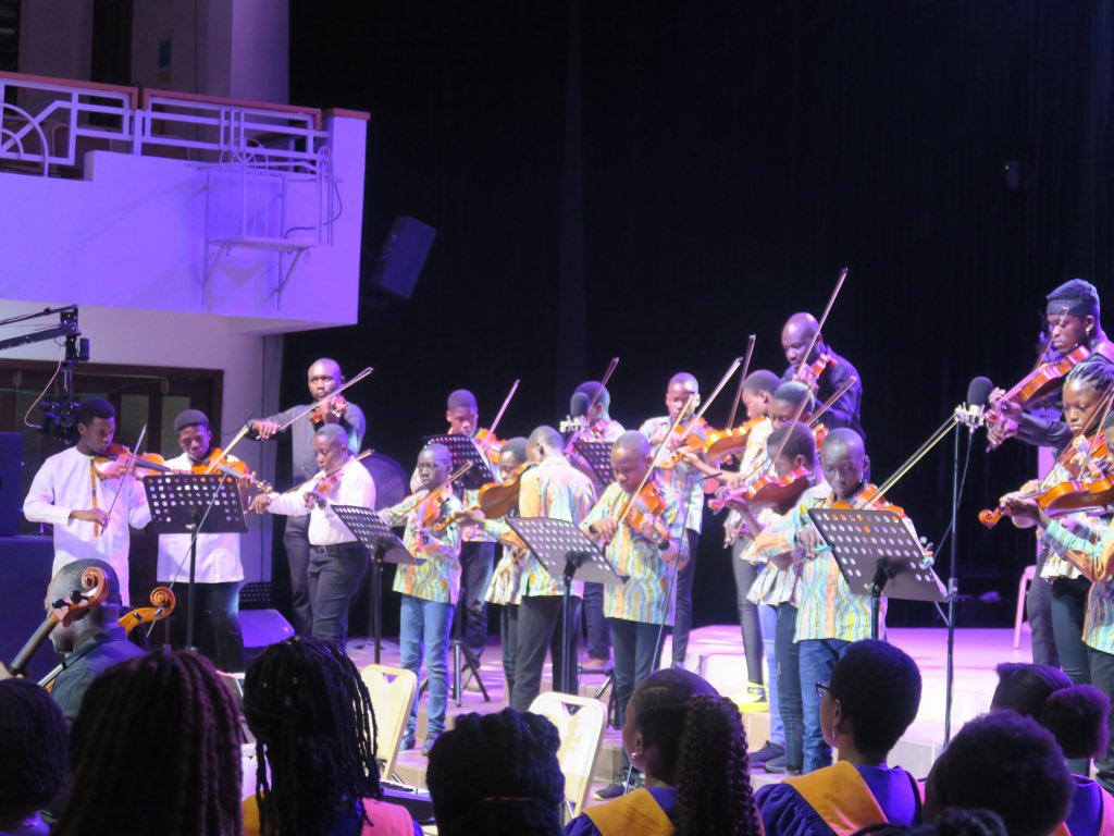 thehudgroup's tweet photo. #CapturedMoments
The soulful melodies of the SOS CV String Ensemble gracing the stage, taking us on a journey through classical wonders with 'Jesu Joy of Man's Desiring' and the timeless 'Canon in D.' πΆβ¨π»
#TheHuDGroup
#HopeAliveConcert
#HuD20thAnniversary
#SOSCVStringEnsemble https://t.co/UrwDKBUMqZ