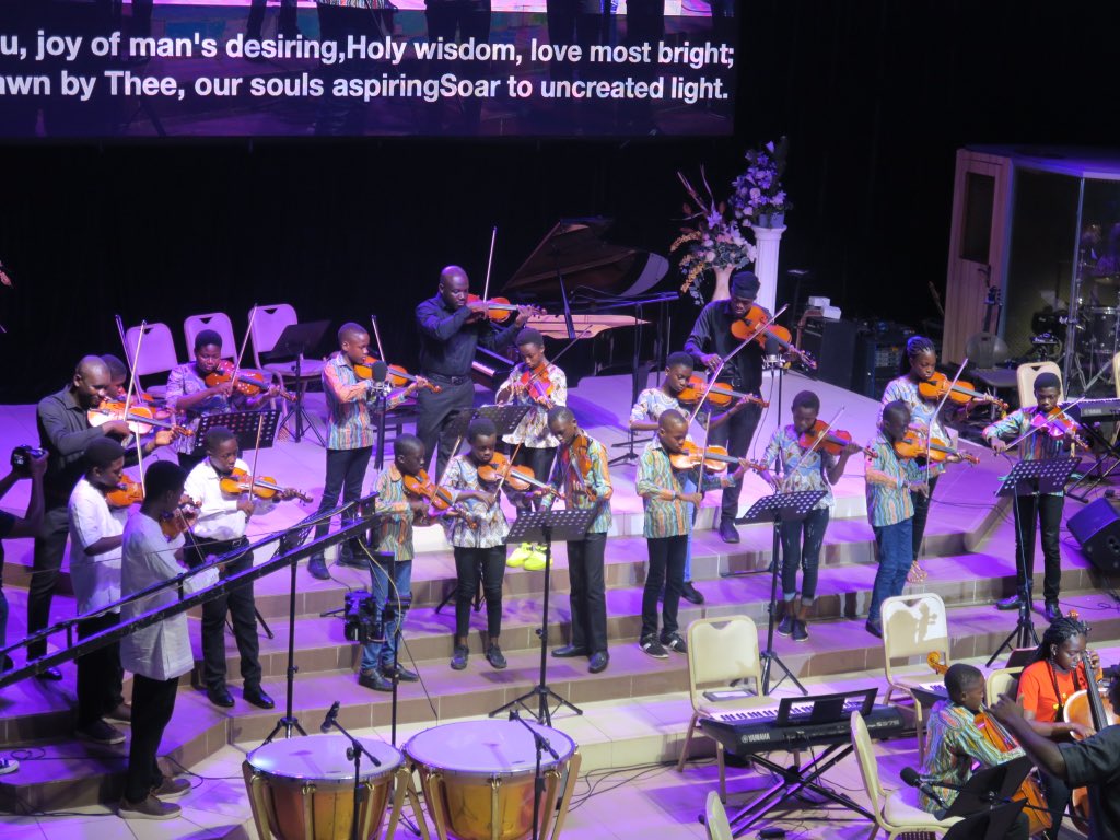 thehudgroup's tweet photo. #CapturedMoments
The soulful melodies of the SOS CV String Ensemble gracing the stage, taking us on a journey through classical wonders with 'Jesu Joy of Man's Desiring' and the timeless 'Canon in D.' πΆβ¨π»
#TheHuDGroup
#HopeAliveConcert
#HuD20thAnniversary
#SOSCVStringEnsemble https://t.co/UrwDKBUMqZ