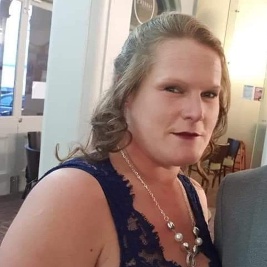 Please retweet, Rebecca Perkins #BURTONFLEMING #YORKSHIRE #UK JAILED  
A Greyhound Trainer with 17 years experience has received 36 weeks in jail. 
Inspectors in an unannounced visit found 30 emaciated dogs, living along side dead dogs, upsetting images.  dogstodaymagazine.co.uk/2023/07/10/exp…