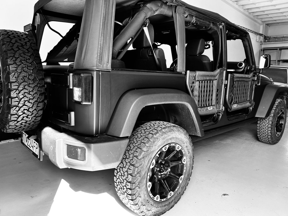 IngMartinPoor's tweet photo. My strange addiction with this machine 😀
@THEJeepMafia 

#jeep #wrangler https://t.co/zBNeaxH4Cc