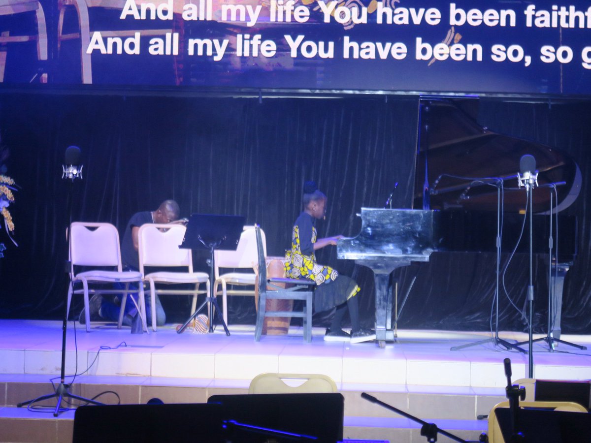 thehudgroup's tweet photo. πΉπΆ Mesmerizing Piano Serenade
Boatemaa Ofori Boadu's fingers danced gracefully on the keys, filling the air with emotive melodies. From the haunting beauty of 'Nuvole Bianche' by Ludovico Einaudi to the soul-stirring 'Goodness of God' by Bethel Music.
#HopeAliveConcert https://t.co/Mux66hLNgo
