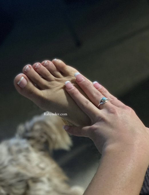 Who is this?😈🙅🏼&zwj;♀️ #throwback blonde Rahyndee 2020 #rahyndeejames https://t.co/e6CDkAi7oU<a href="/tag/throwback"class="tags">#throwback</a><a href="/tag/rahyndeejames"class="tags"><span>#rahyndeejames</span></a>