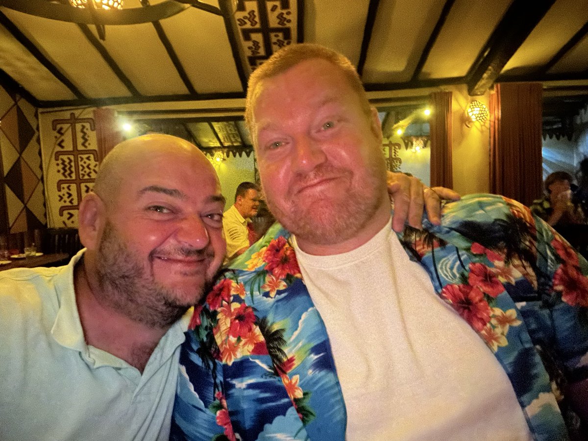 Lee Summers tweet media