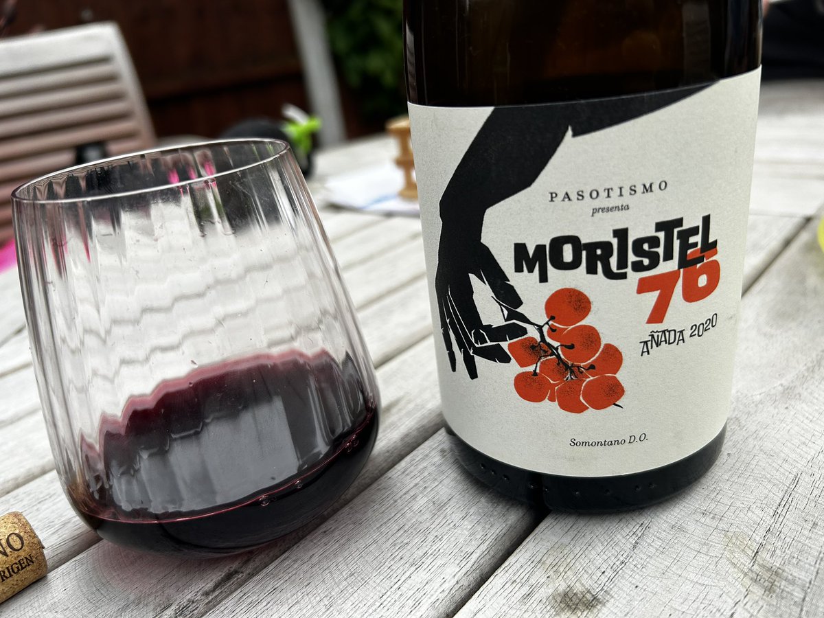 paso_primero's tweet image. They call me the bad boy of wine. 

#Stemless